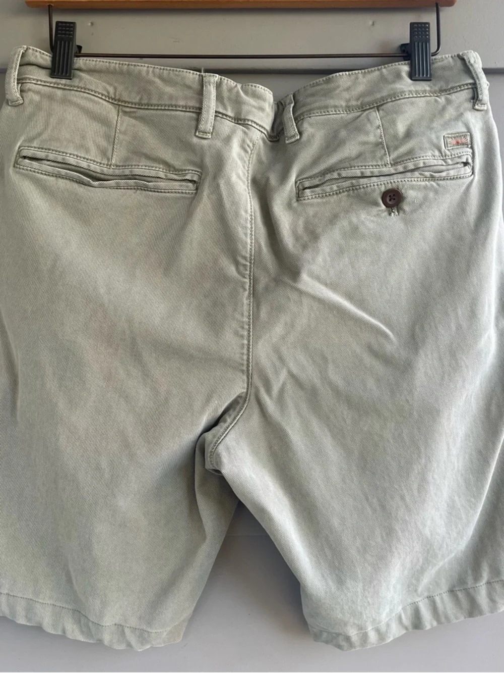 Faherty Olive Drab Tencel / Cotton Classic Men's Chino Shorts size 32